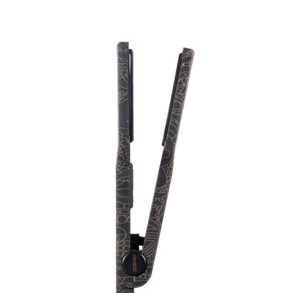 Amika Wide Plate Titanium styler